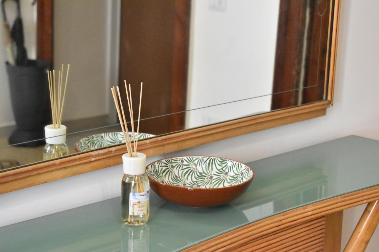 La Napoli Di Zia Lina Apartment ภายนอก รูปภาพ